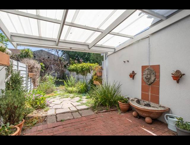 2 BEDROOM TOWNHOUSE FOR SALE IN PLUMSTEAD